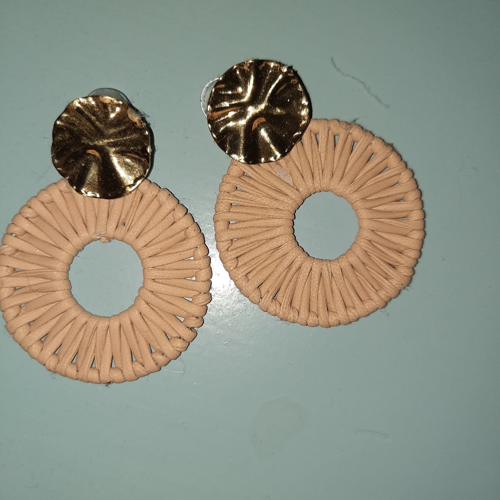 Woven earrings